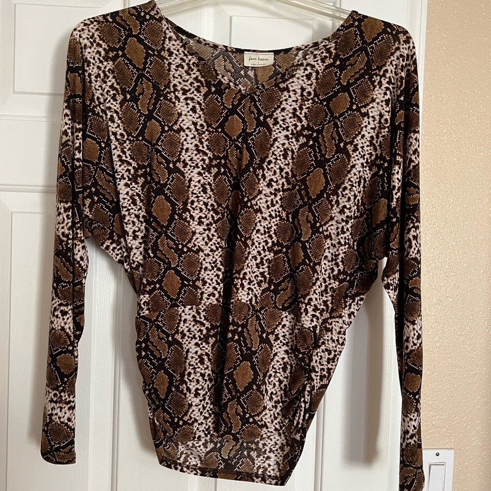 Chic Snakeskin Print Long Sleeve Blouse